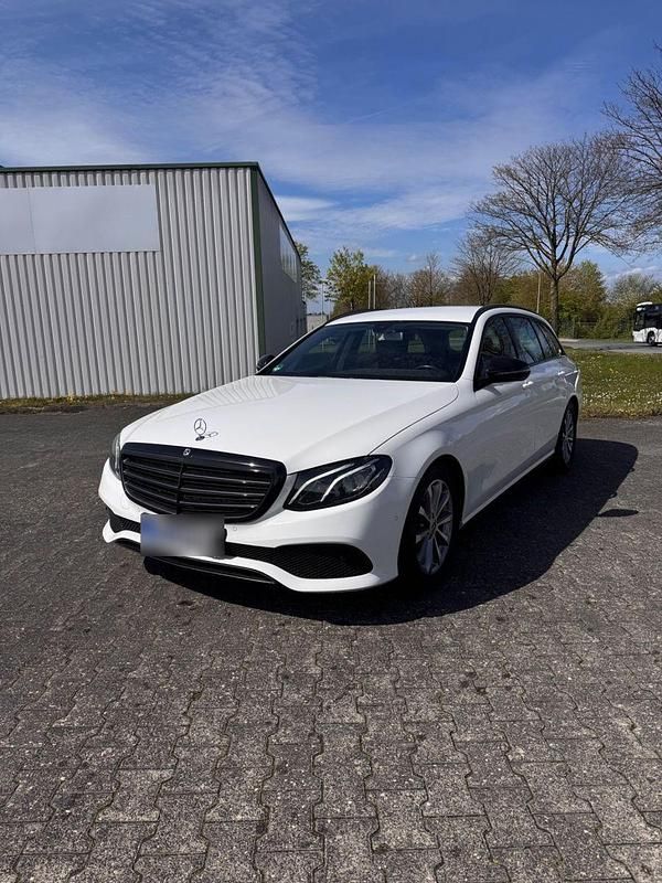 Brugt Mercedes E220 Night 194 HK (142 kW) 2017 Hvid Stationcar