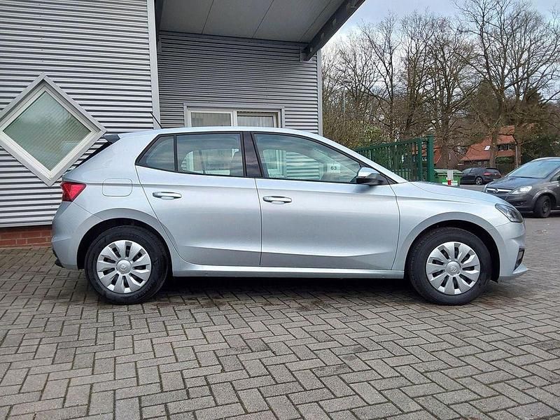 Neu Skoda Fabia Essence 80 PS (58 kW) 2025 Silber Kleinwagen