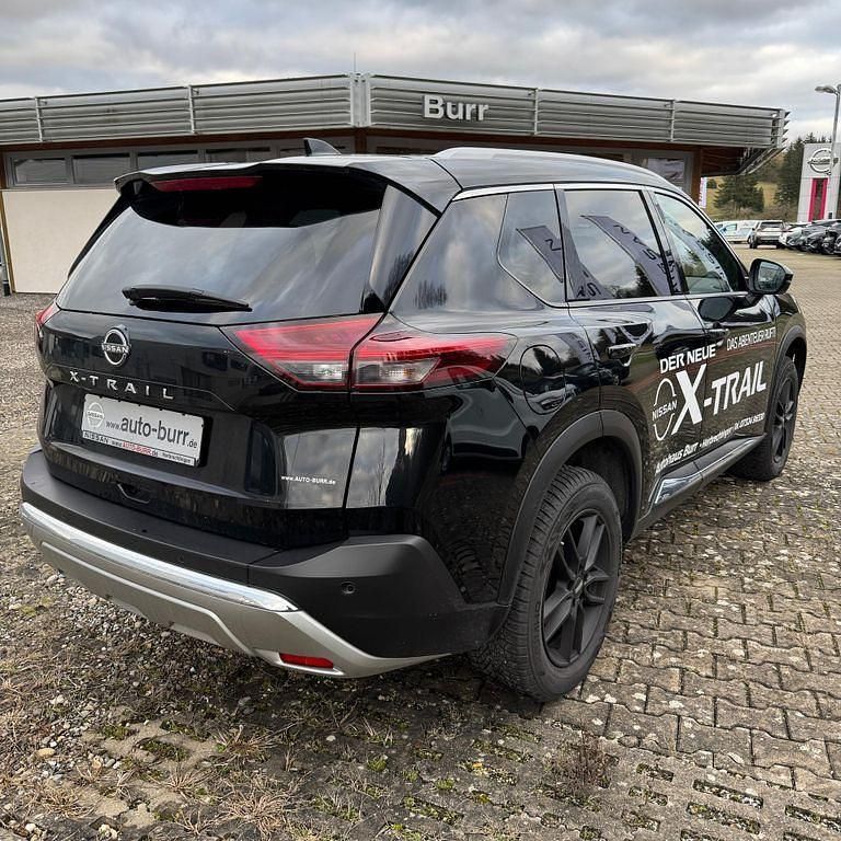 Gebraucht Nissan X-Trail Tekna 163 PS (119 kW) 2024 Black/schwarz (metallic) SUV