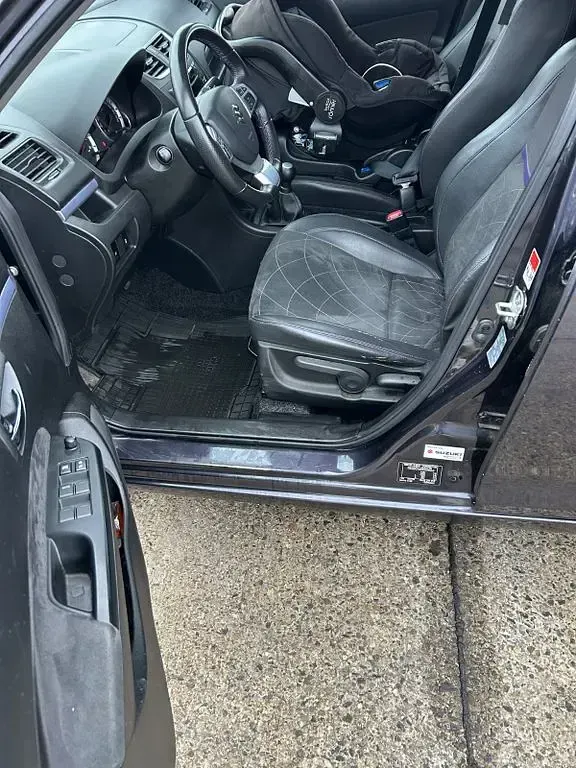 Gebraucht Suzuki Swift X-TRA 94 PS (69 kW) 2015 Schwarz Kleinwagen
