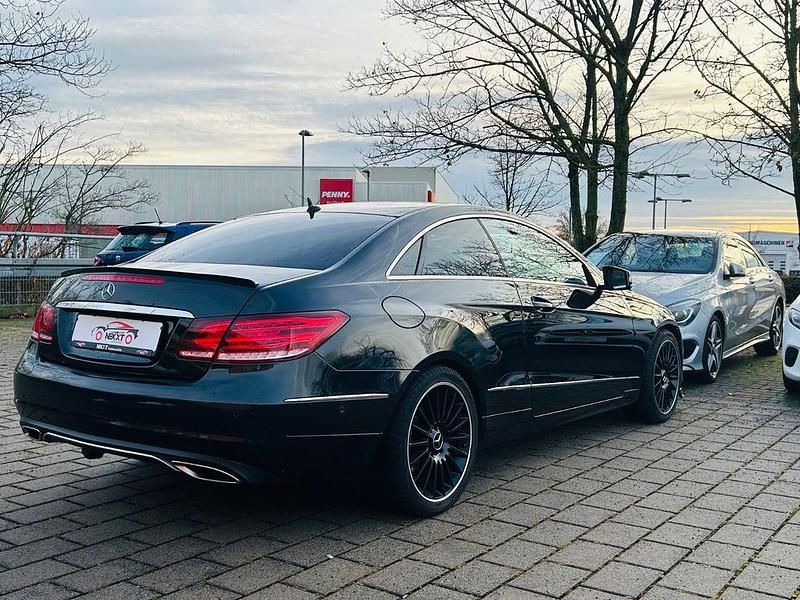 Gebraucht Mercedes E250 211 PS (155 kW) 2013 Schwarz Coupé
