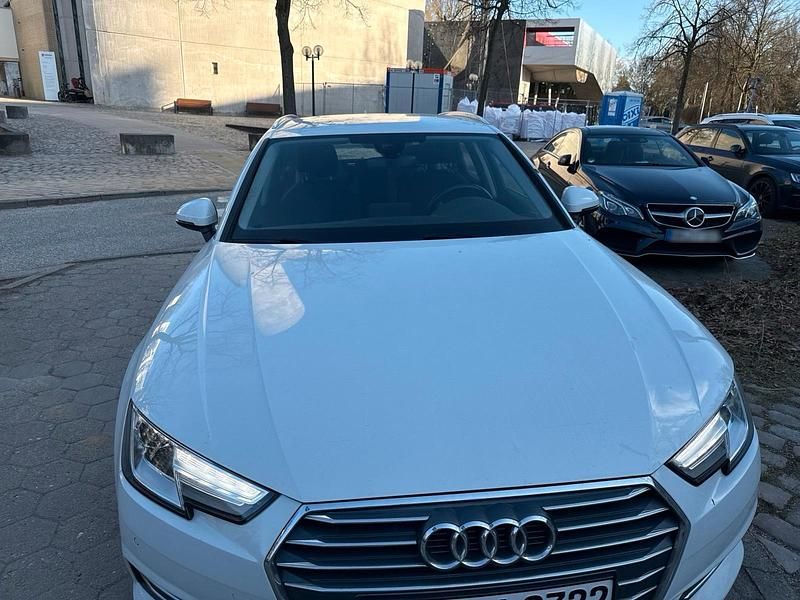 Gebraucht Audi A4 150 PS (110 kW) 2018 Weiß Kombi