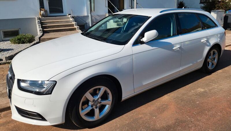 Weiß Gebraucht 2014 Audi A4 Attraction Kombi | 15.500 € (Fairer Preis) - Bild 1/4