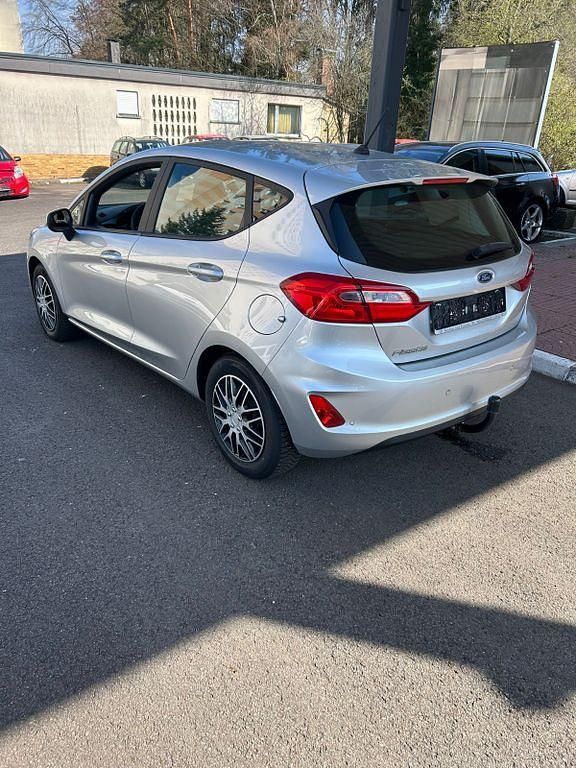 Gebraucht Ford Fiesta Trend 86 PS (63 kW) 2017 Silber Limousine