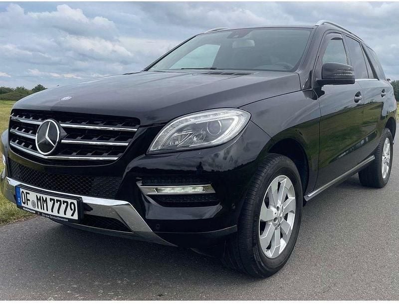 Gebraucht Mercedes ML250 204 PS (150 kW) 2012 Schwarz SUV