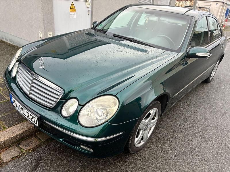 Gebraucht Mercedes E220 Elegance 150 PS (110 kW) 2003 Grün Limousine