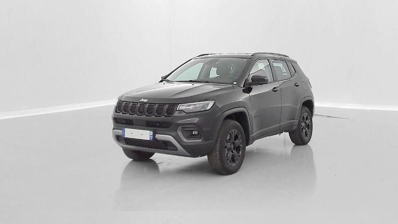 Gebraucht Jeep Compass 179 PS (131 kW) 2024 Solid black SUV