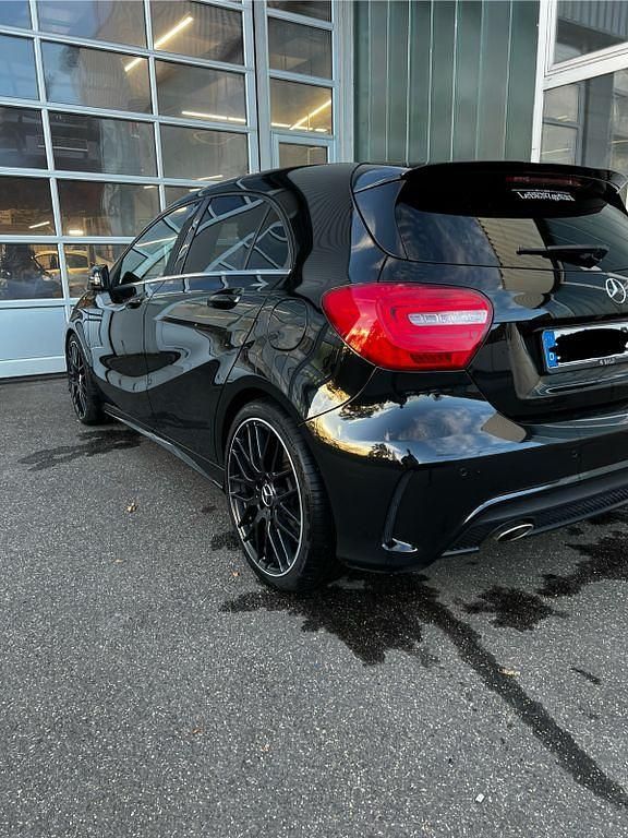 Gebraucht Mercedes A220 170 PS (125 kW) 2015 Schwarz Limousine