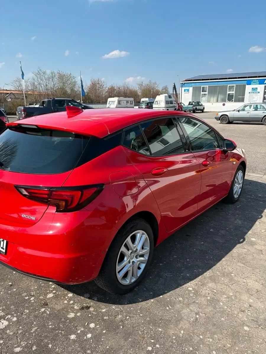 Gebraucht Opel Astra 105 PS (77 kW) 2017 Rot Limousine