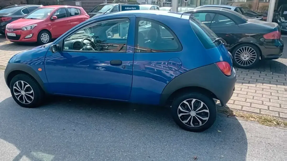 Używany Ford Ka Basis 60 KM (44 kW) 1998 Niebieski Hatchback