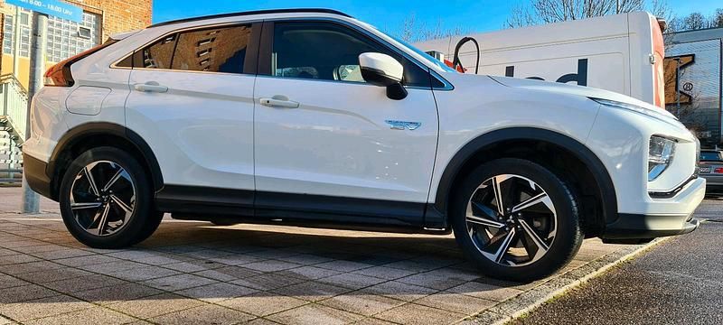 Gebraucht Mitsubishi Eclipse Cross Edition 150 PS (110 kW) 2022 Weiß SUV