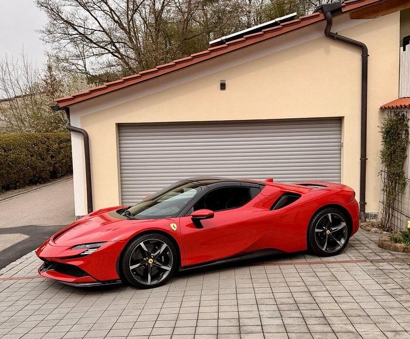 Gebraucht Ferrari SF90 2025 Rot Cabrio