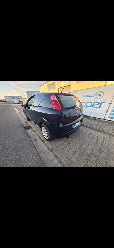 Blau Gebraucht 2009 Fiat Grande Punto Dynamic Kleinwagen | 1.300 € (Fairer Preis) - Bild 1/4