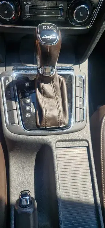 Gebraucht Skoda Superb LAURIN & KLEMENT 260 PS (191 kW) 2014 Schwarz Kombi