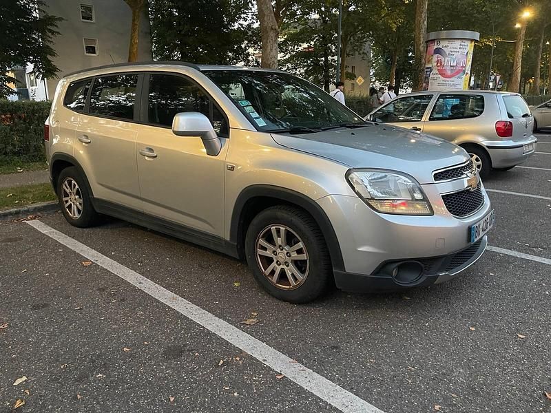 Silber Gebraucht 2010 Chevrolet Orlando SUV | 2.000 € - Bild 1/4