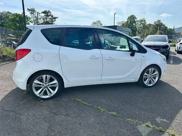 Gebraucht Opel Meriva Style 120 PS (88 kW) 2015 Weiß Van / Kleinbus