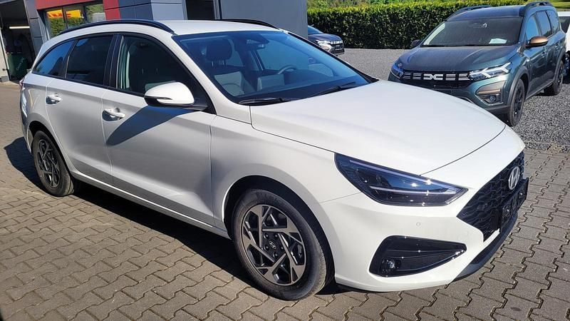 Neu Hyundai i30 140 PS (102 kW) 2025 Weiß Kombi
