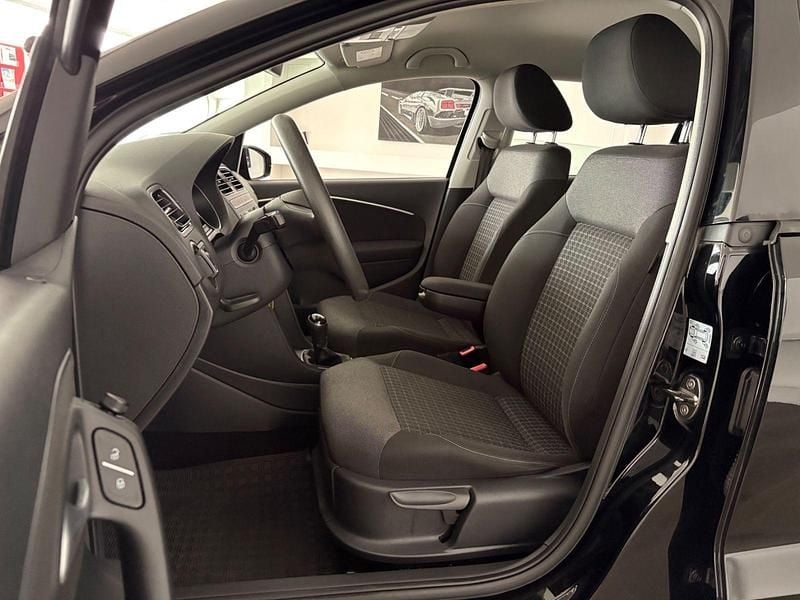 Gebraucht VW Polo Comfortline 90 PS (66 kW) 2016 Schwarz Kleinwagen