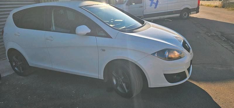 Gebraucht Seat Altea I-Tech 105 PS (77 kW) 2015 Weiß Limousine