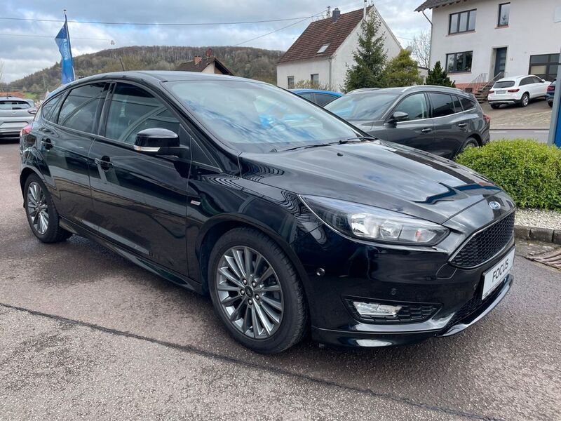 Usata Ford Focus ST-Line 140 CV (102 kW) 2017 Nero Berlina