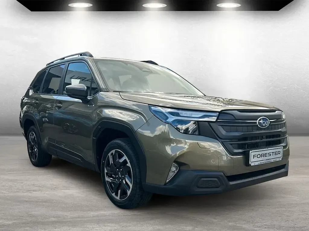Neu Subaru Forester Active 136 PS (100 kW) 2026 Grün SUV