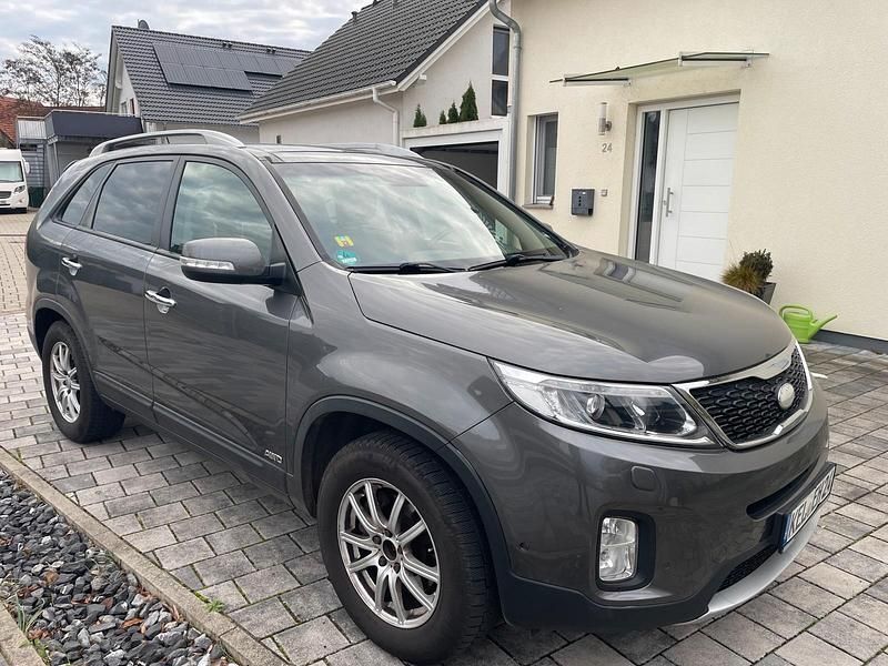 Grau Gebraucht 2013 Kia Sorento SUV | 12.900 € (Teuer) - Bild 1/4