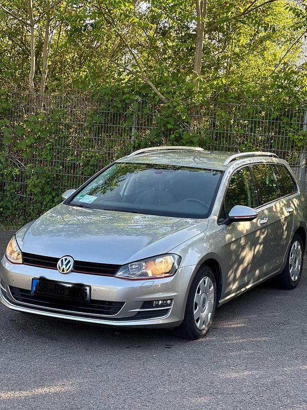Grau Gebraucht 2016 VW Golf VII Kombi | 7.000 € (Etwas zu teuer) - Bild 1/4
