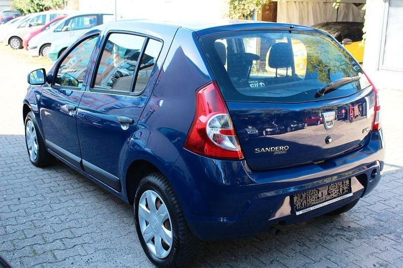 Gebraucht Dacia Sandero Basis 75 PS (55 kW) 2009 Blau Kleinwagen