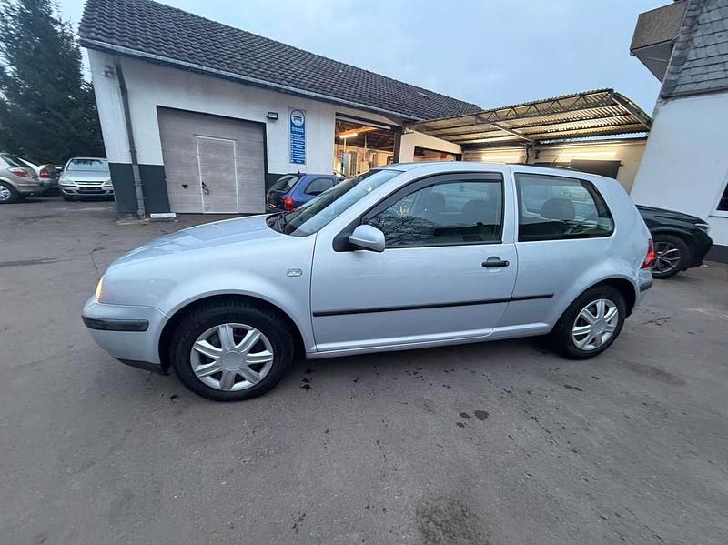 Gebraucht VW Golf IV Comfortline 101 PS (74 kW) 2000 Silber Limousine