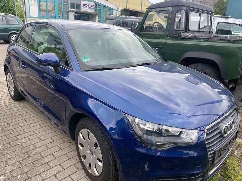 Blau Gebraucht 2012 Audi A1 Attraction Kleinwagen | 3.890 € (Fairer Preis) - Bild 1/4
