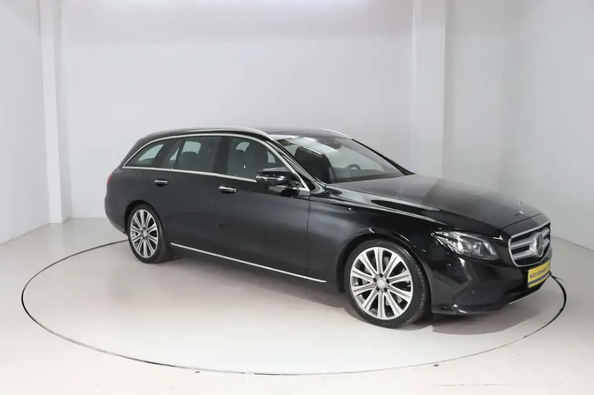 Gebraucht Mercedes E400 Avantgarde 333 PS (244 kW) 2017 Obsidianschwarz Kombi