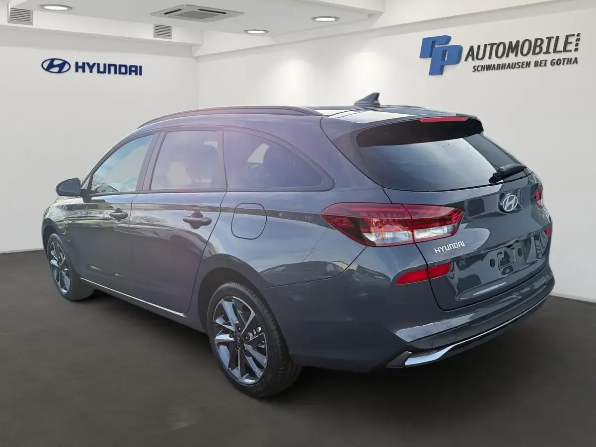 Neu Hyundai i30 Comfort 140 PS (102 kW) 2025 Grau Kombi