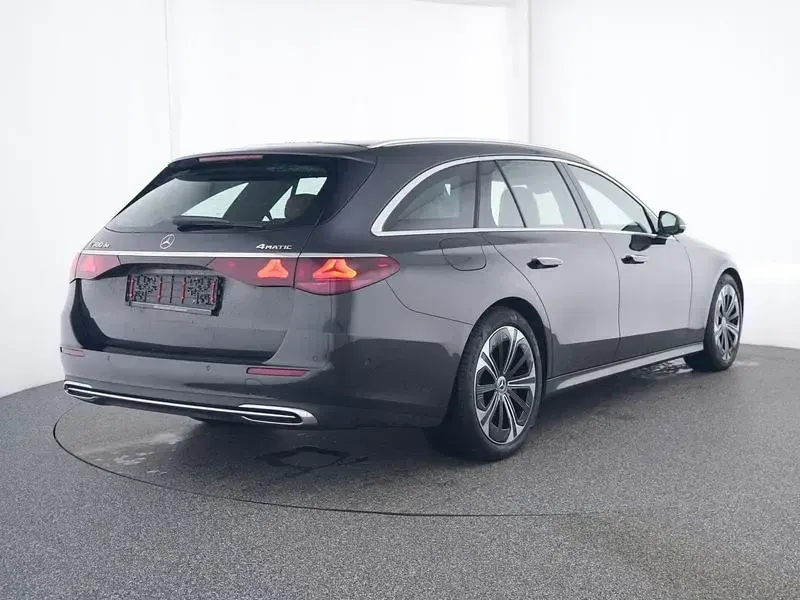 Gebraucht Mercedes E300 Avantgarde 197 PS (144 kW) 2025 Grau Limousine