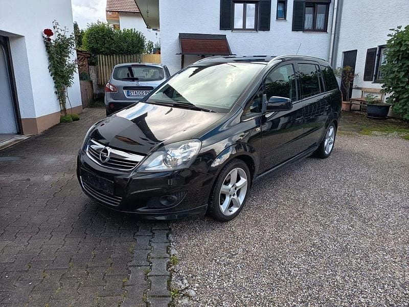 Schwarz Gebraucht 2013 Opel Zafira Family Van / Kleinbus | 4.899 € (Guter Preis) - Bild 1/4