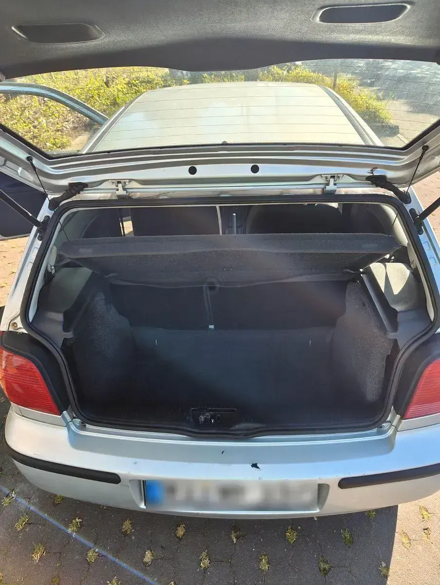 Gebraucht VW Polo Comfortline 60 PS (44 kW) 2001 Silber Limousine