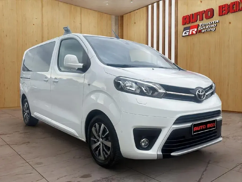 Gebraucht Toyota Proace Verso Comfort 177 PS (130 kW) 2019 Schaumweiß Kombi
