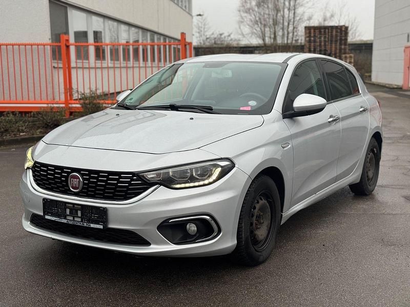 Gebraucht Fiat Tipo Lounge 120 PS (88 kW) 2016 Silber Kombi