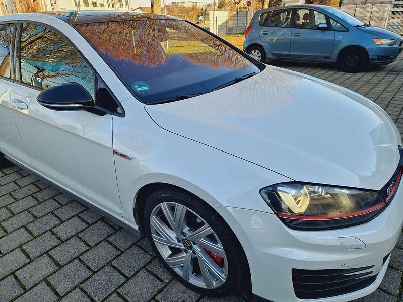 Gebraucht VW Golf VII GTI 230 PS (169 kW) 2016 Weiß Kleinwagen