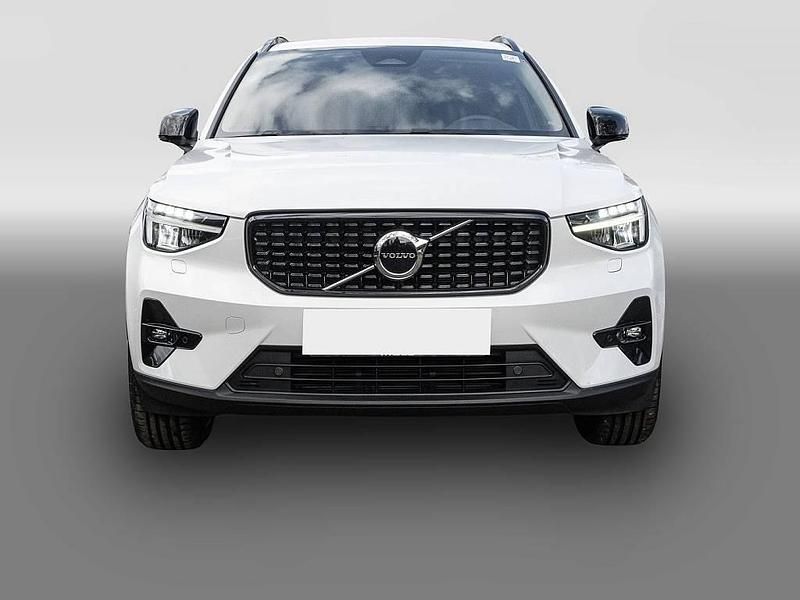 Gebraucht Volvo XC40 Plus 163 PS (119 kW) 2024 Weiß SUV