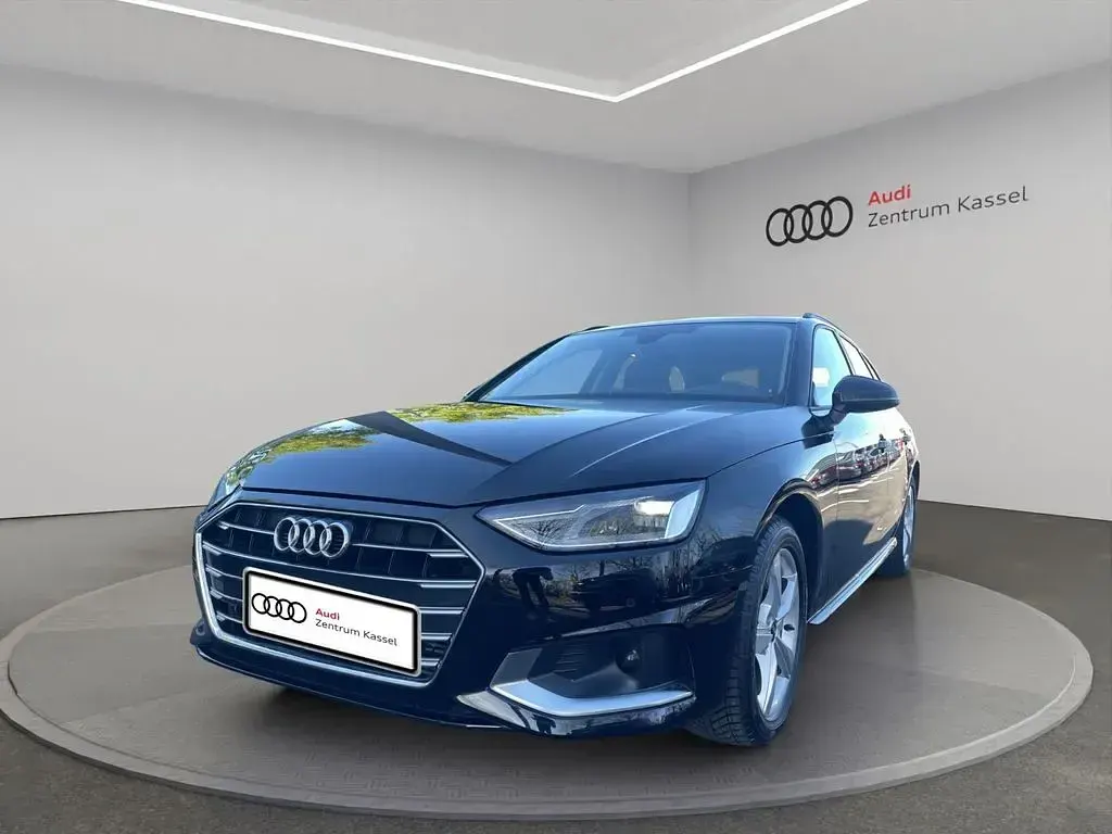 Gebraucht Audi A4 Sport 204 PS (150 kW) 2024 Schwarz Kombi