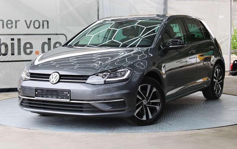 Grau Gebraucht 2019 VW Golf VII IQ Drive Limousine | 15.200 € (Guter Preis) - Bild 1/3