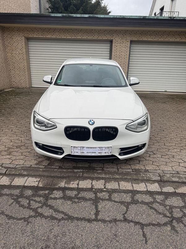 Gebraucht BMW 118 Sport Line 143 PS (105 kW) 2012 Weiß Kleinwagen