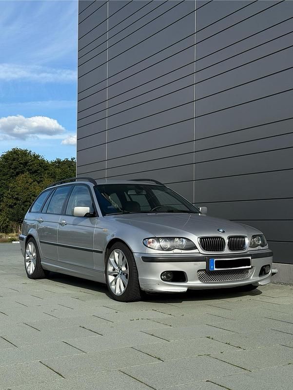 Silber Gebraucht 2001 BMW 330 M Sport Kombi | 4.500 € (Fairer Preis) - Bild 1/4
