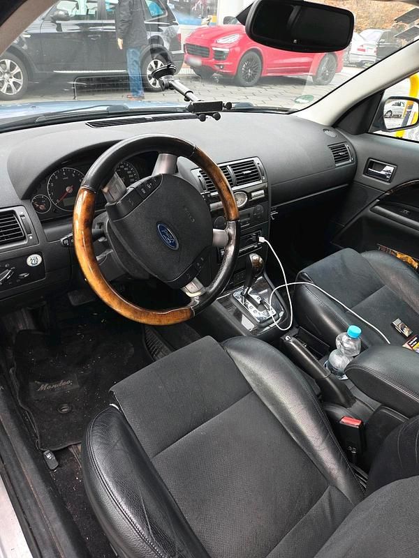Gebraucht Ford Mondeo 170 PS (125 kW) 2003 Blau Kombi