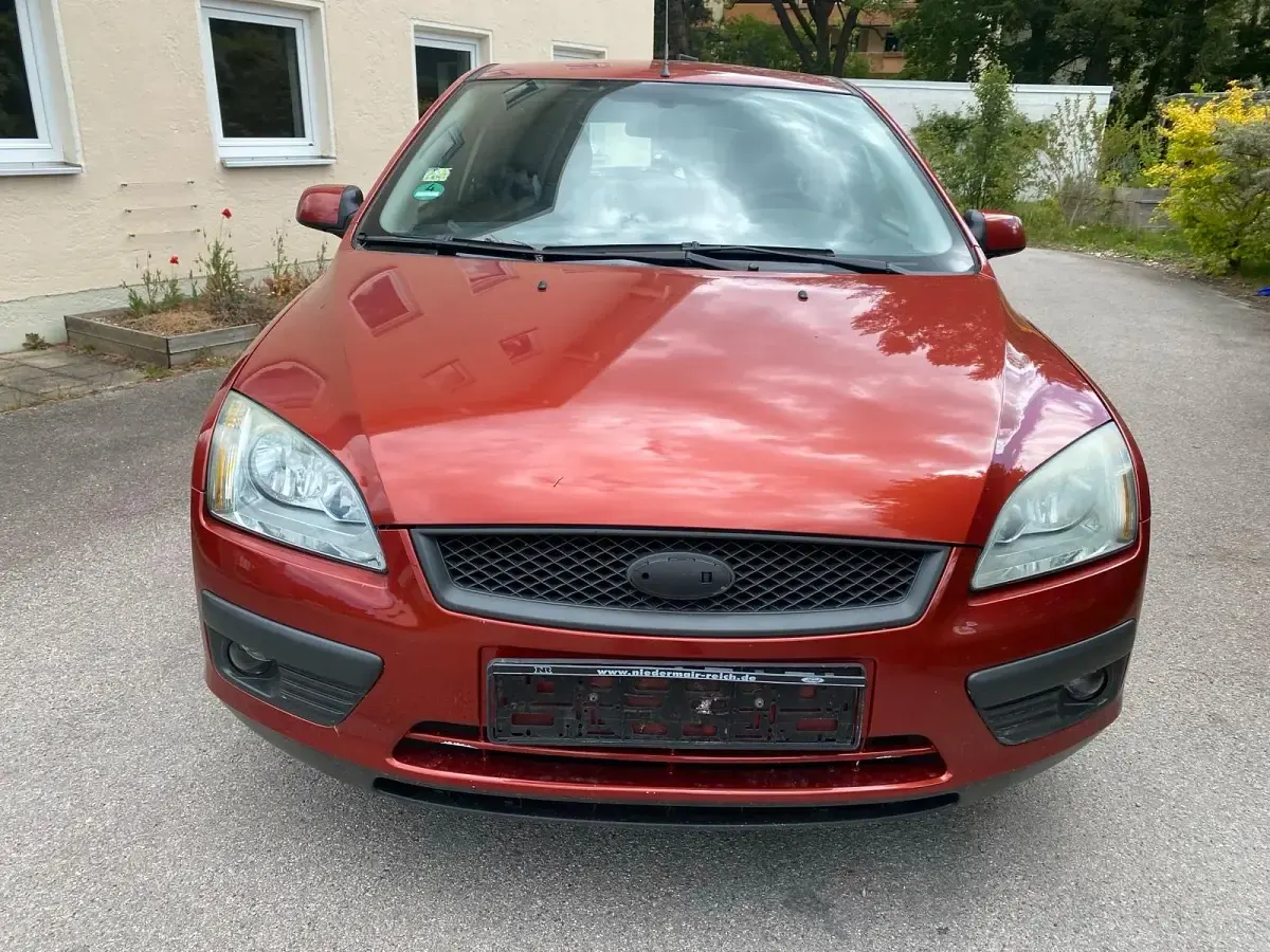 Käytetty Ford Focus 101 HP (74 kW) 2007 Oranssi Viistoperä