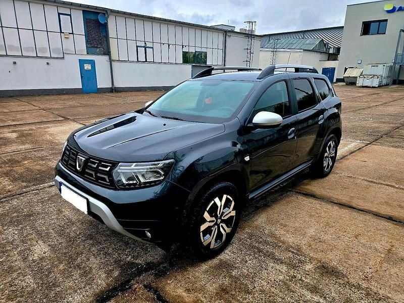 Grau Gebraucht 2021 Dacia Duster Prestige SUV | 16.990 € (Guter Preis) - Bild 1/4