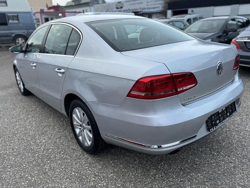 Gebraucht VW Passat Comfortline 122 PS (89 kW) 2011 Silber Limousine