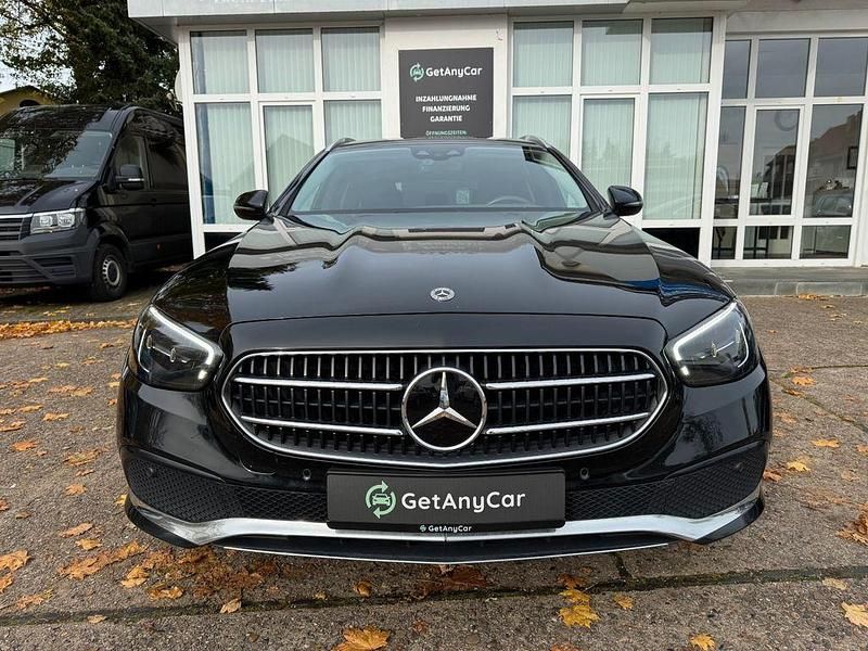 Gebraucht Mercedes E300 Avantgarde 320 PS (235 kW) 2022 Schwarz Limousine
