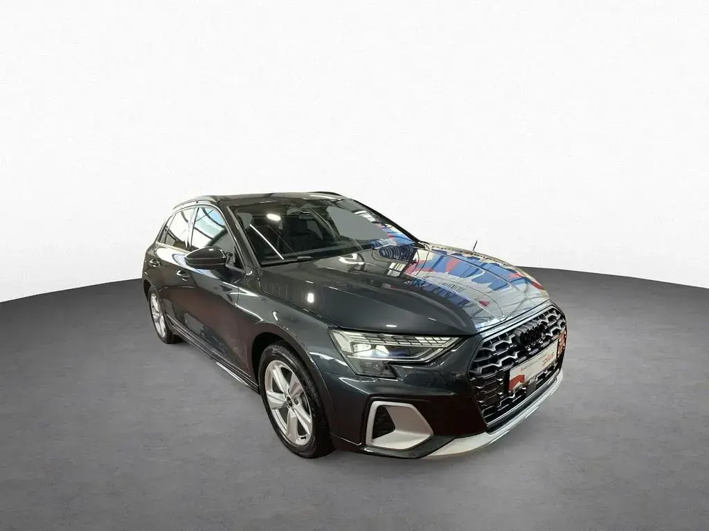 Gebraucht Audi A3 e-tron Ambiente 204 PS (150 kW) 2025 Manhattangrau metallic Kleinwagen