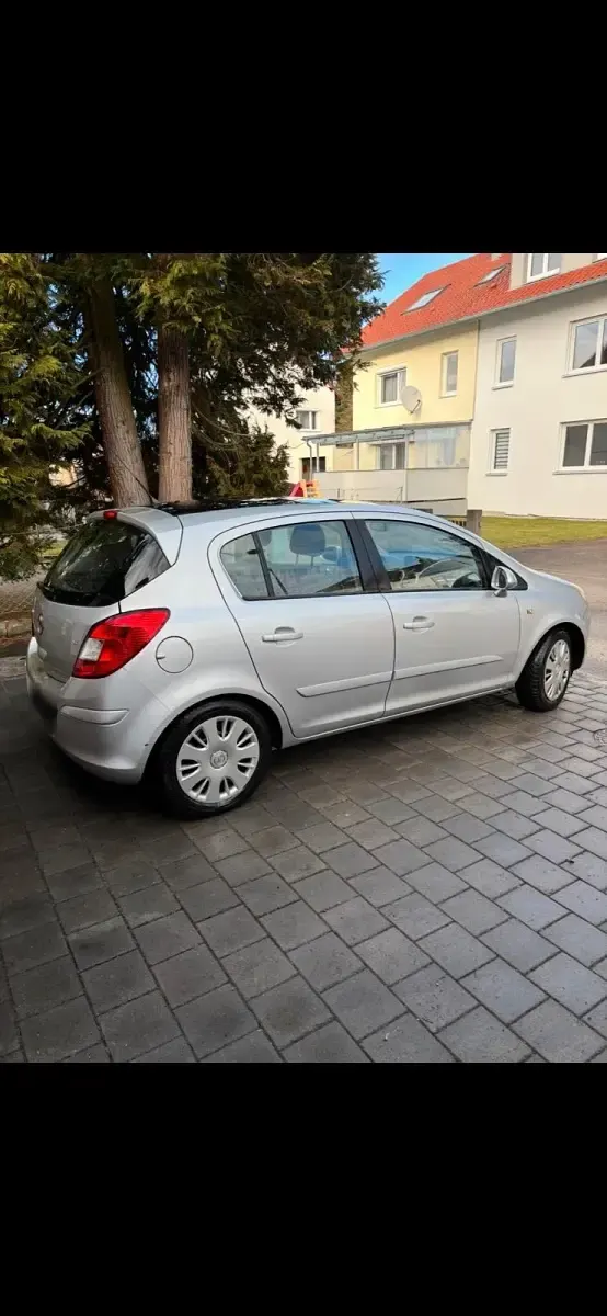 Gebraucht Opel Corsa 90 PS (66 kW) 2007 Silber Kleinwagen